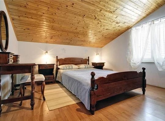 Kuća u Banjolama, 280m2, 100m od mora