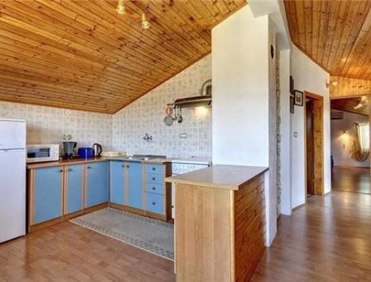 Kuća u Banjolama, 280m2, 100m od mora