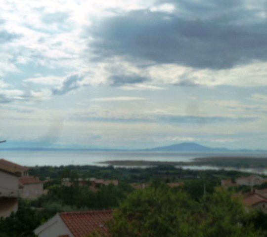 Ližnjan, a house with three apartments and a studio apartment