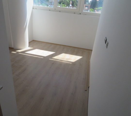 Poslovna prilika u srcu Pule – cijela etaža sa 12 studio apartmana i 2 stana!
