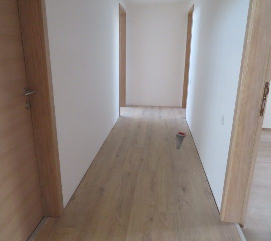Poslovna prilika u srcu Pule – cijela etaža sa 12 studio apartmana i 2 stana!