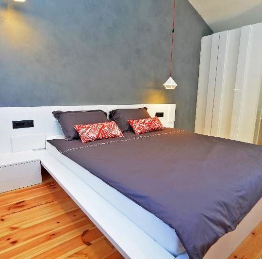 MARČANA NEAR RAKALJ, VILLAGE VILLA WITH 9000m2 OF FOREST