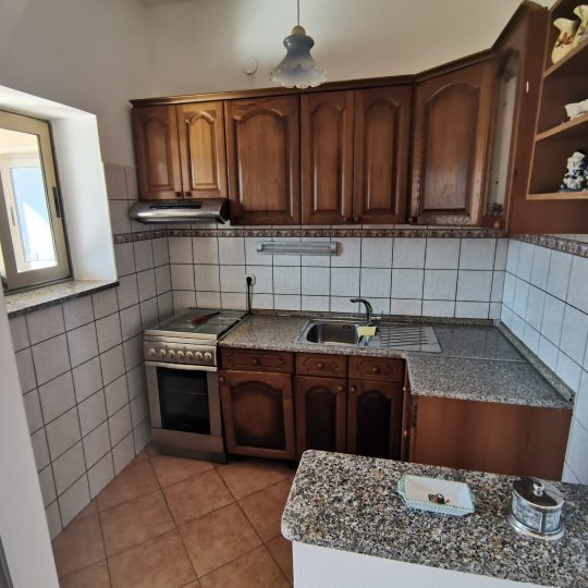 Винтижан, дом с двумя квартирами