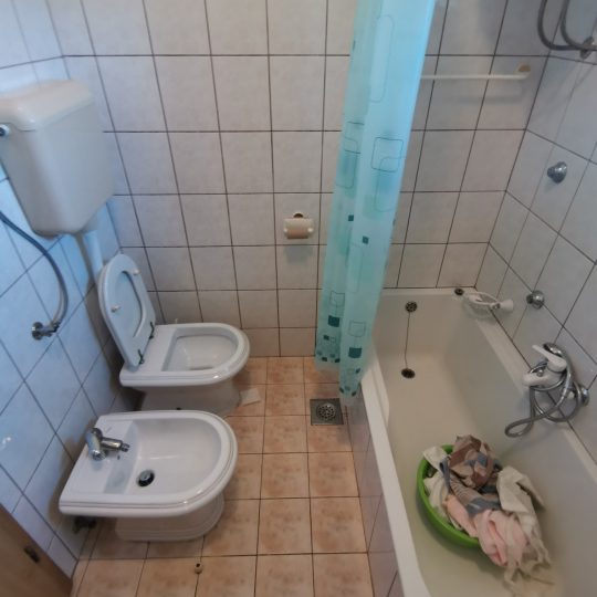 Винтижан, дом с двумя квартирами