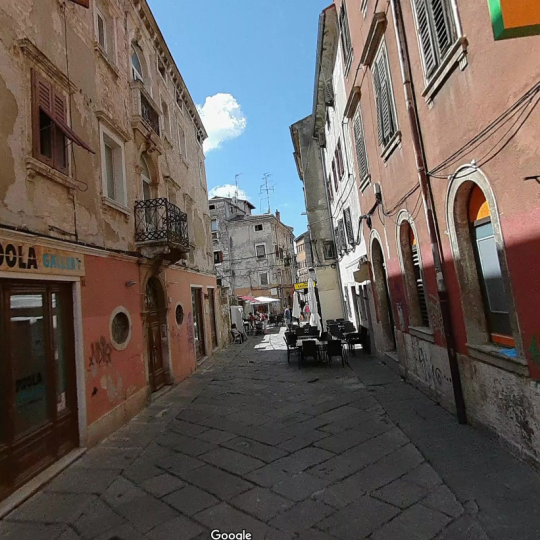 КВАРТИРА ПУЛА, ЦЕНТР, ПЕШЕХОДНАЯ ЗОНА, ДЕКОРАТИВНО-ИСТОРИЧЕСКАЯ ТЕРРАСА