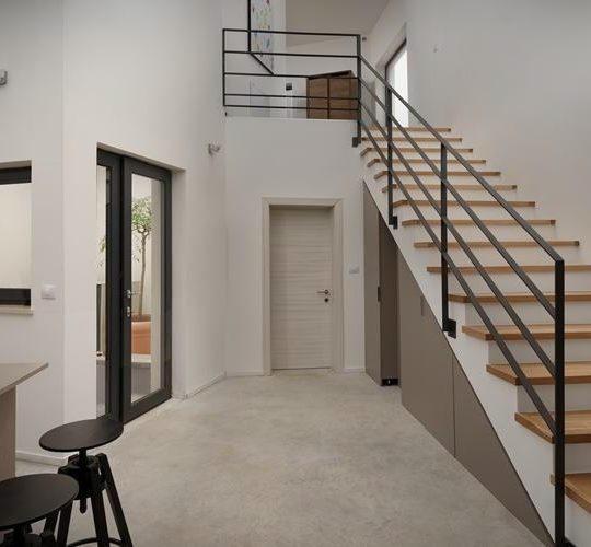 ДИВШИНСКАЯ ВИЛЛА С САДОМ 2000М2, БАССЕЙНОМ