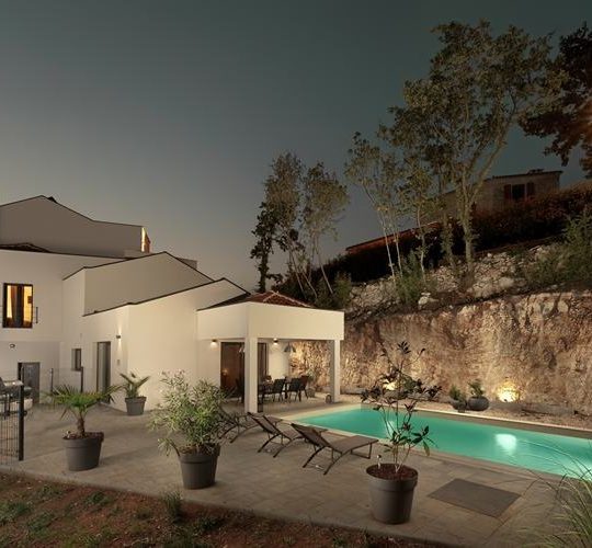 ДИВШИНСКАЯ ВИЛЛА С САДОМ 2000М2, БАССЕЙНОМ