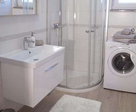 ПРЕМАНТУРА, ДОМ С ЧЕТЫРЕМ УЮТНЫМИ КВАРТИРАМИ, БАССЕЙНОМ