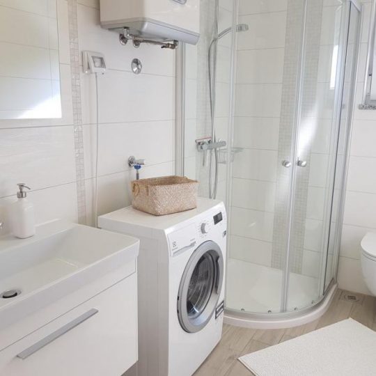 ПРЕМАНТУРА, ДОМ С ЧЕТЫРЕМ УЮТНЫМИ КВАРТИРАМИ, БАССЕЙНОМ