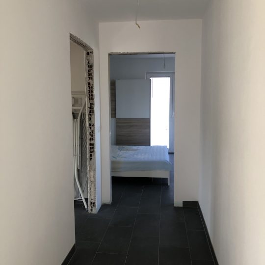 ЛИЖНЯН, ЗДАНИЕ С 5 КВАРТИРАМИ, ВИД НА МОРЕ