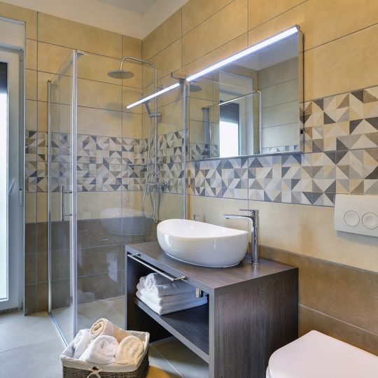 Окрестности Пулы, современная вилла с бассейном