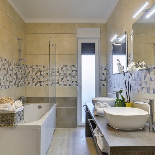 Окрестности Пулы, современная вилла с бассейном