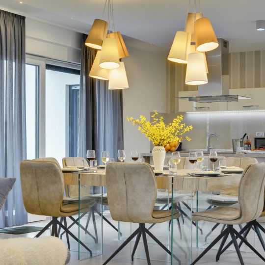 Окрестности Пулы, современная вилла с бассейном