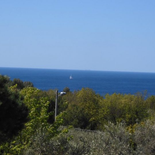 Kuća PREMANTURA, U MIRNOJ ULICI, ČETIRI STANA ,POGLED NA MORE