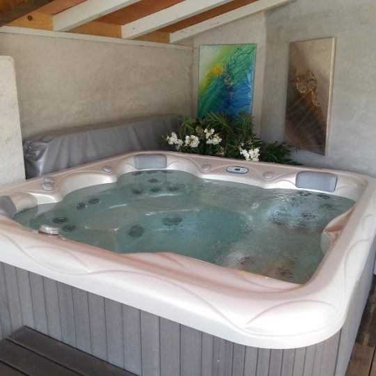 Дом ПРЕМАНТУРА, ДВА СОЕДИНЕННЫХ ДОМА, ПЕРВЫЙ И ЭТАЖ, ДВА БАССЕЙНА