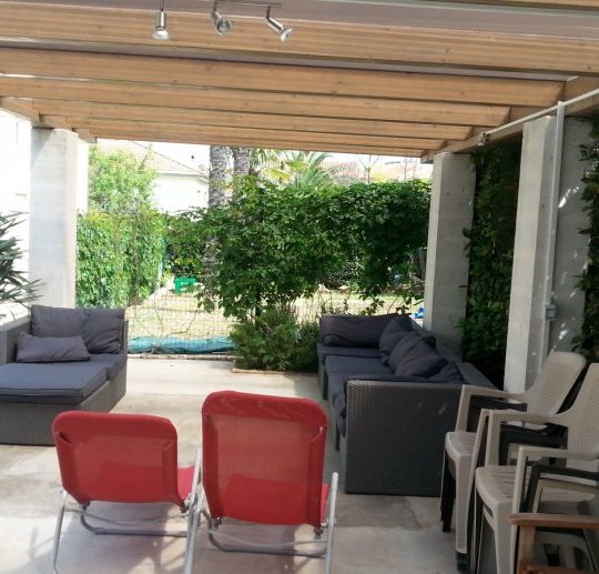 Дом ПРЕМАНТУРА, ДВА СОЕДИНЕННЫХ ДОМА, ПЕРВЫЙ И ЭТАЖ, ДВА БАССЕЙНА