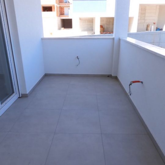 КВАРТИРА ШТИНЯН, НОВОЕ ДОМ, ПЕРВЫЙ ЭТАЖ, ДВА ПАРКОВКИ