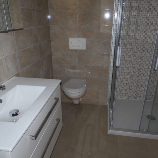 КВАРТИРА ШТИНЯН, НОВОЕ ДОМ, ПЕРВЫЙ ЭТАЖ, ДВА ПАРКОВКИ