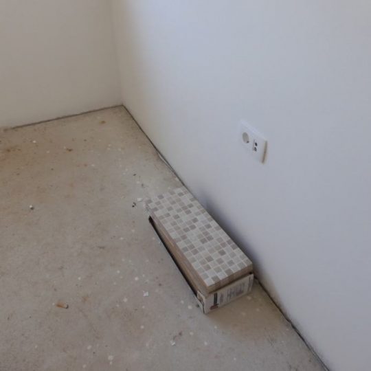 КВАРТИРА ШТИНЯН, НОВОЕ ДОМ, ПЕРВЫЙ ЭТАЖ, ДВА ПАРКОВКИ