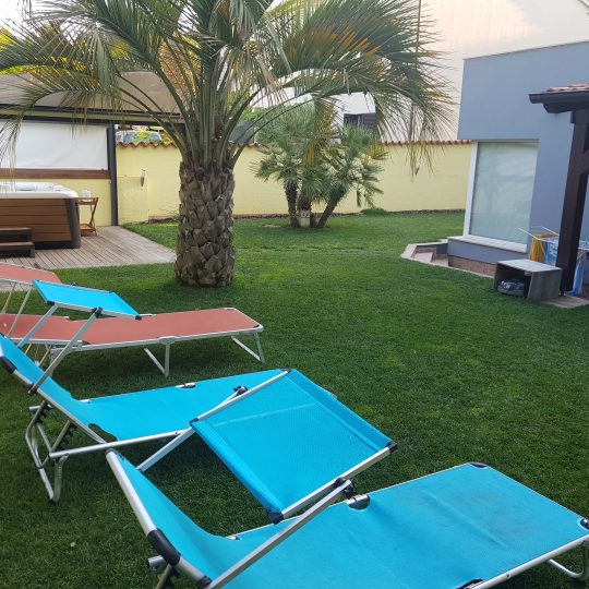 Квартира PJEŠČANA UVALA, ПЕРВЫЙ ЭТАЖ, КОМФОРТНЫЙ, 200M2 САД ЗАРЕГИСТРИРОВАН