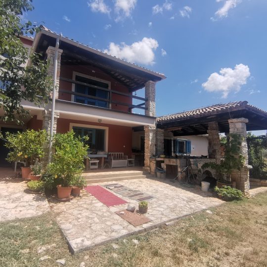 Недвижимость около Водняна на участке 25000 м2