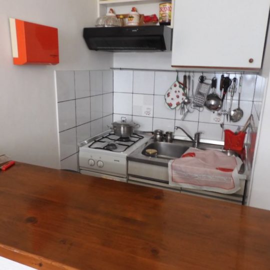Stan PULA, CENTAR, ADAPTIRAN, PODIJELJEN U DVIJE CJELINE