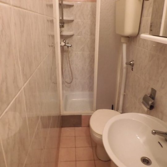 Stan PULA, CENTAR, ADAPTIRAN, PODIJELJEN U DVIJE CJELINE