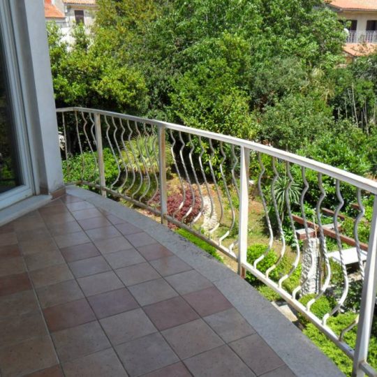 ДОМ ПУЛА, ШИДЖАНА, ТРИ КВАРТИРЫ, ОФИСНЫЕ ПОМЕЩЕНИЯ