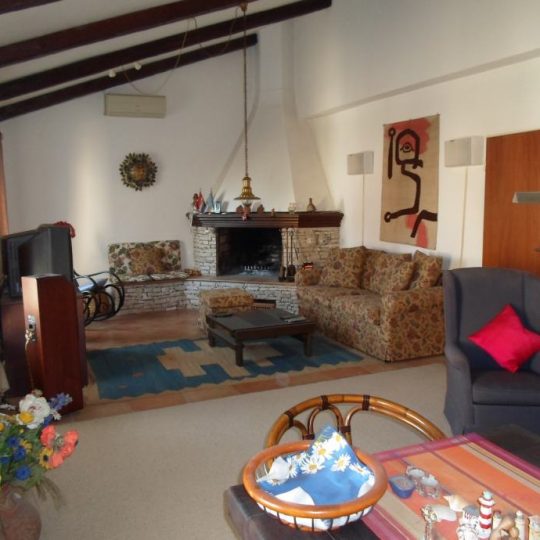 ДОМ ПУЛА, ШИДЖАНА, ТРИ КВАРТИРЫ, ОФИСНЫЕ ПОМЕЩЕНИЯ