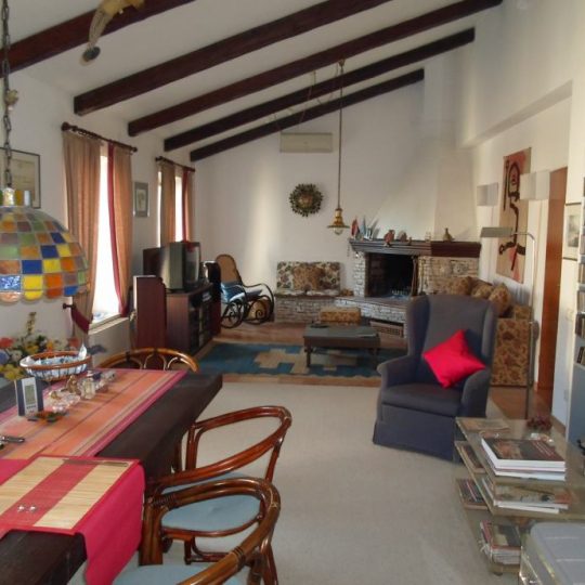 ДОМ ПУЛА, ШИДЖАНА, ТРИ КВАРТИРЫ, ОФИСНЫЕ ПОМЕЩЕНИЯ