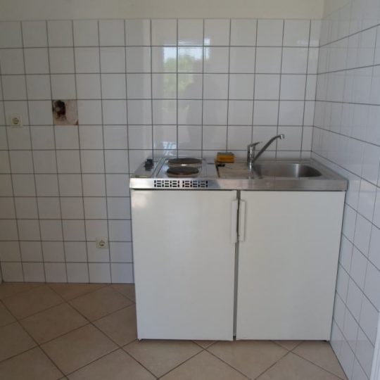 ДОМ ПУЛА, ШИДЖАНА, ТРИ КВАРТИРЫ, ОФИСНЫЕ ПОМЕЩЕНИЯ