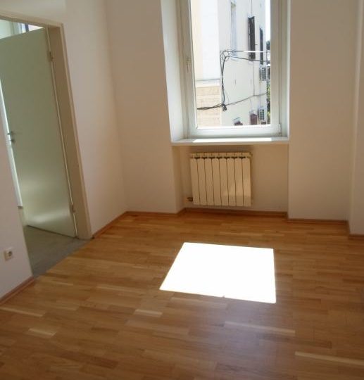 ДОМ ПУЛА, ШИДЖАНА, ТРИ КВАРТИРЫ, ОФИСНЫЕ ПОМЕЩЕНИЯ