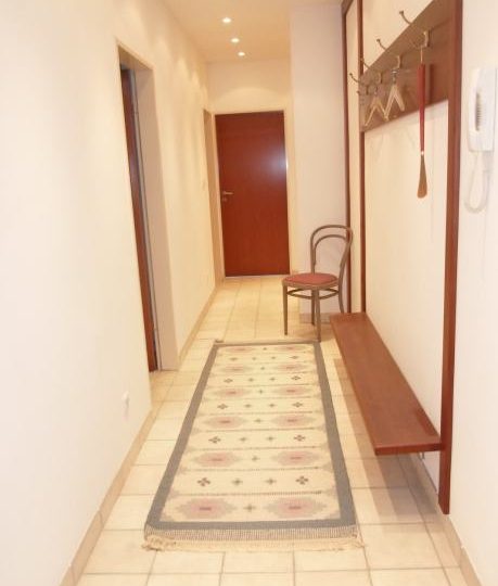 ДОМ ПУЛА, ШИДЖАНА, ТРИ КВАРТИРЫ, ОФИСНЫЕ ПОМЕЩЕНИЯ