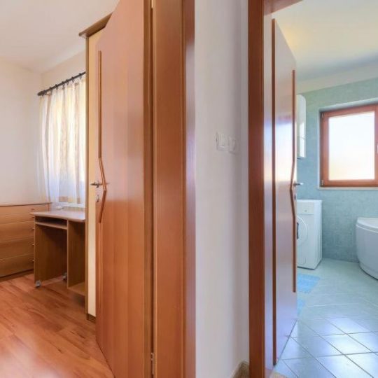 КВАРТИРА ПРЕМАНТУРА, ТЕРРАСА, САРАЙ, БОЛЬШАЯ ТЕРРАСА ВИД НА МОРЕ