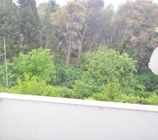 КВАРТИРА ПУЛА, СТОЯ, ДВА КВАРТАЛА, БОЛЬШОЙ ТЕРРАСНЫЙ САД в 200 м от пляжа