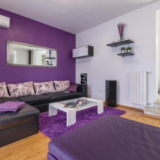 NEAR PULA HOUSE WITH POOL AND GARAGE