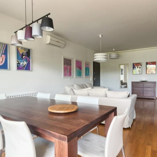 КВАРТИРА ФАШАНА, ПЕРОЙ, УДОБНАЯ КВАРТИРА С ПЯТЬЮ СПАЛЬНЯМИ, ДВУМЯ ПАРКОВКОЙ