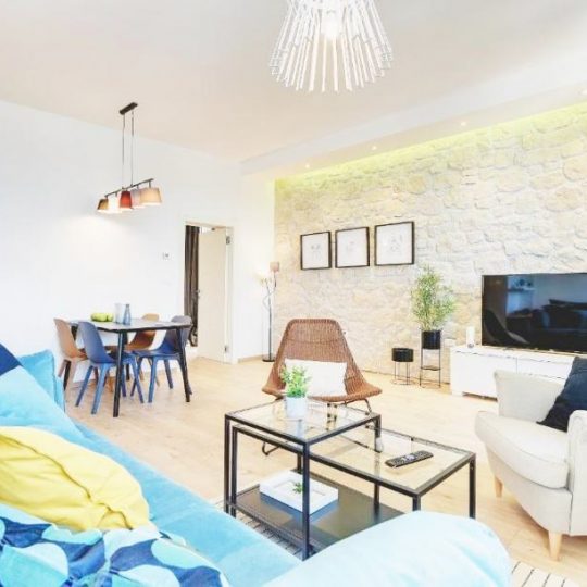 КВАРТИРА PULA, КВАРТИРА РЯДОМ ACI MARINA PULA, ЦЕНТРАЛЬНЫЙ, С РЕМОНТОМ, ТРИ КОМНАТЫ