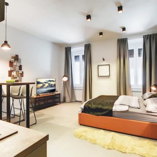 КВАРТИРА PULA, КВАРТИРА РЯДОМ ACI MARINA PULA, ЦЕНТРАЛЬНЫЙ, С РЕМОНТОМ, ТРИ КОМНАТЫ
