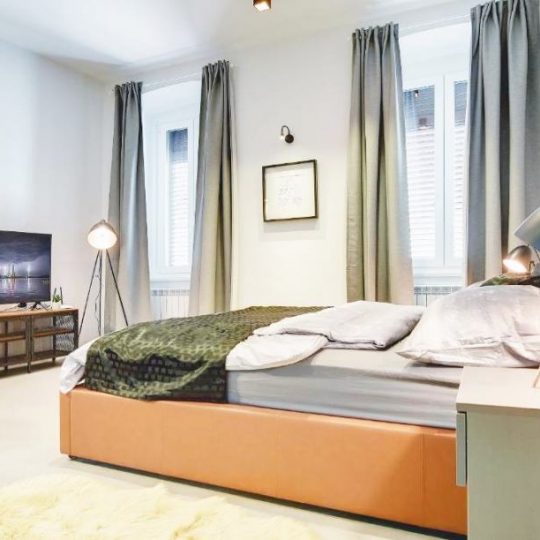 КВАРТИРА PULA, КВАРТИРА РЯДОМ ACI MARINA PULA, ЦЕНТРАЛЬНЫЙ, С РЕМОНТОМ, ТРИ КОМНАТЫ