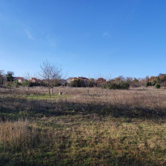 Участок под застройку 5833м2, Ровинь