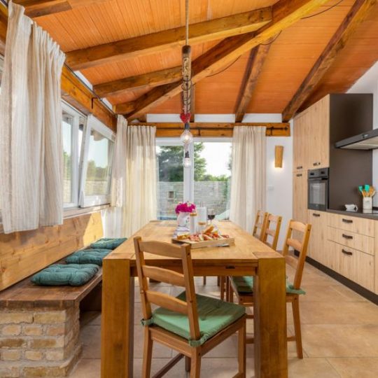 Дом ЖМИНЬ, КЛИМНИ, ДОМ 60м2, ДОМ 50м2, ДОМ 300м2, ДВА БАССЕЙНА