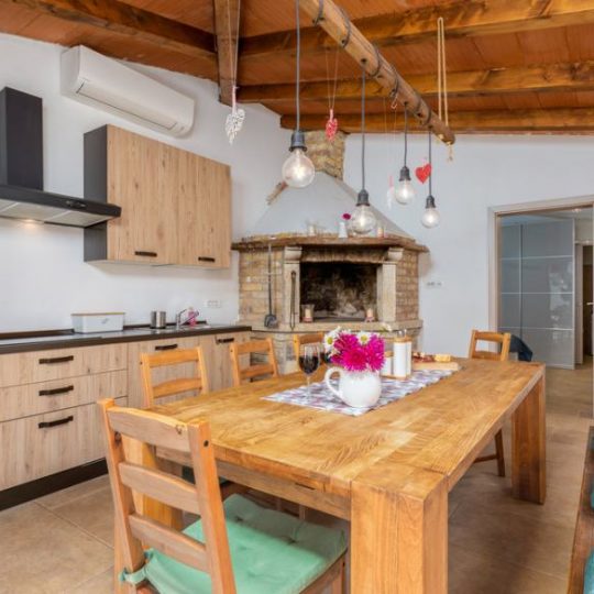 Дом ЖМИНЬ, КЛИМНИ, ДОМ 60м2, ДОМ 50м2, ДОМ 300м2, ДВА БАССЕЙНА