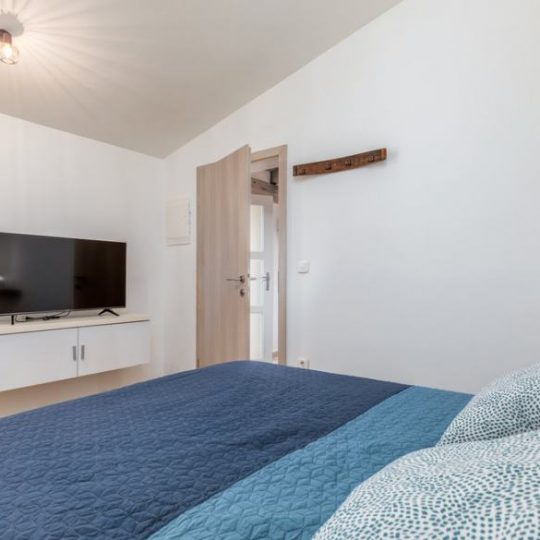 Дом ЖМИНЬ, КЛИМНИ, ДОМ 60м2, ДОМ 50м2, ДОМ 300м2, ДВА БАССЕЙНА