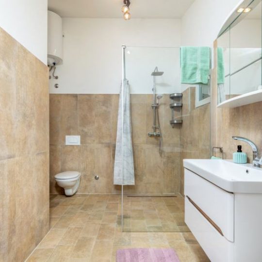 Дом ЖМИНЬ, КЛИМНИ, ДОМ 60м2, ДОМ 50м2, ДОМ 300м2, ДВА БАССЕЙНА