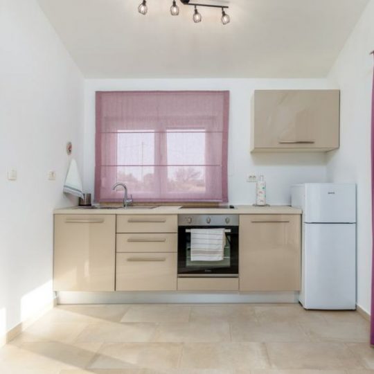 Дом ЖМИНЬ, КЛИМНИ, ДОМ 60м2, ДОМ 50м2, ДОМ 300м2, ДВА БАССЕЙНА