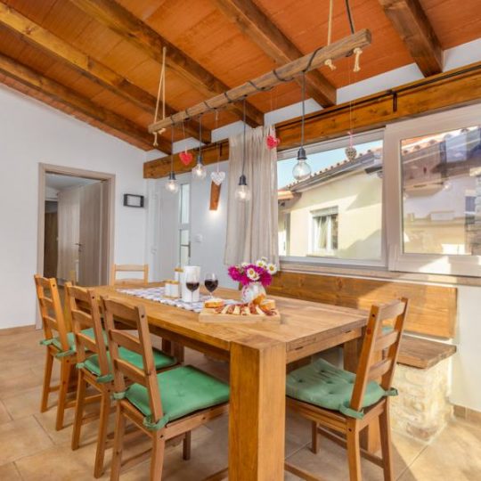 Дом ЖМИНЬ, КЛИМНИ, ДОМ 60м2, ДОМ 50м2, ДОМ 300м2, ДВА БАССЕЙНА