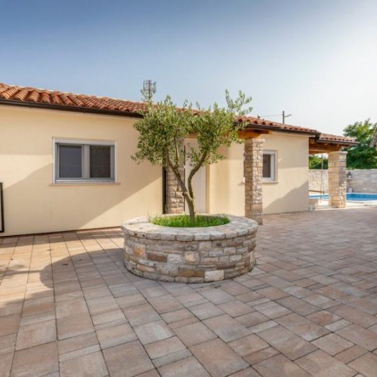 Дом ЖМИНЬ, КЛИМНИ, ДОМ 60м2, ДОМ 50м2, ДОМ 300м2, ДВА БАССЕЙНА