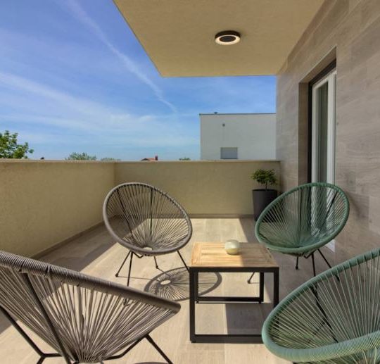 Современная вилла в окрестностях Пулы, 4 спальни, бассейн, на лето