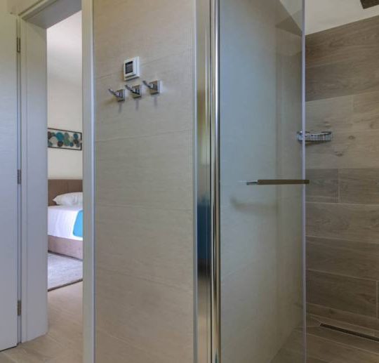 Современная вилла в окрестностях Пулы, 4 спальни, бассейн, на лето